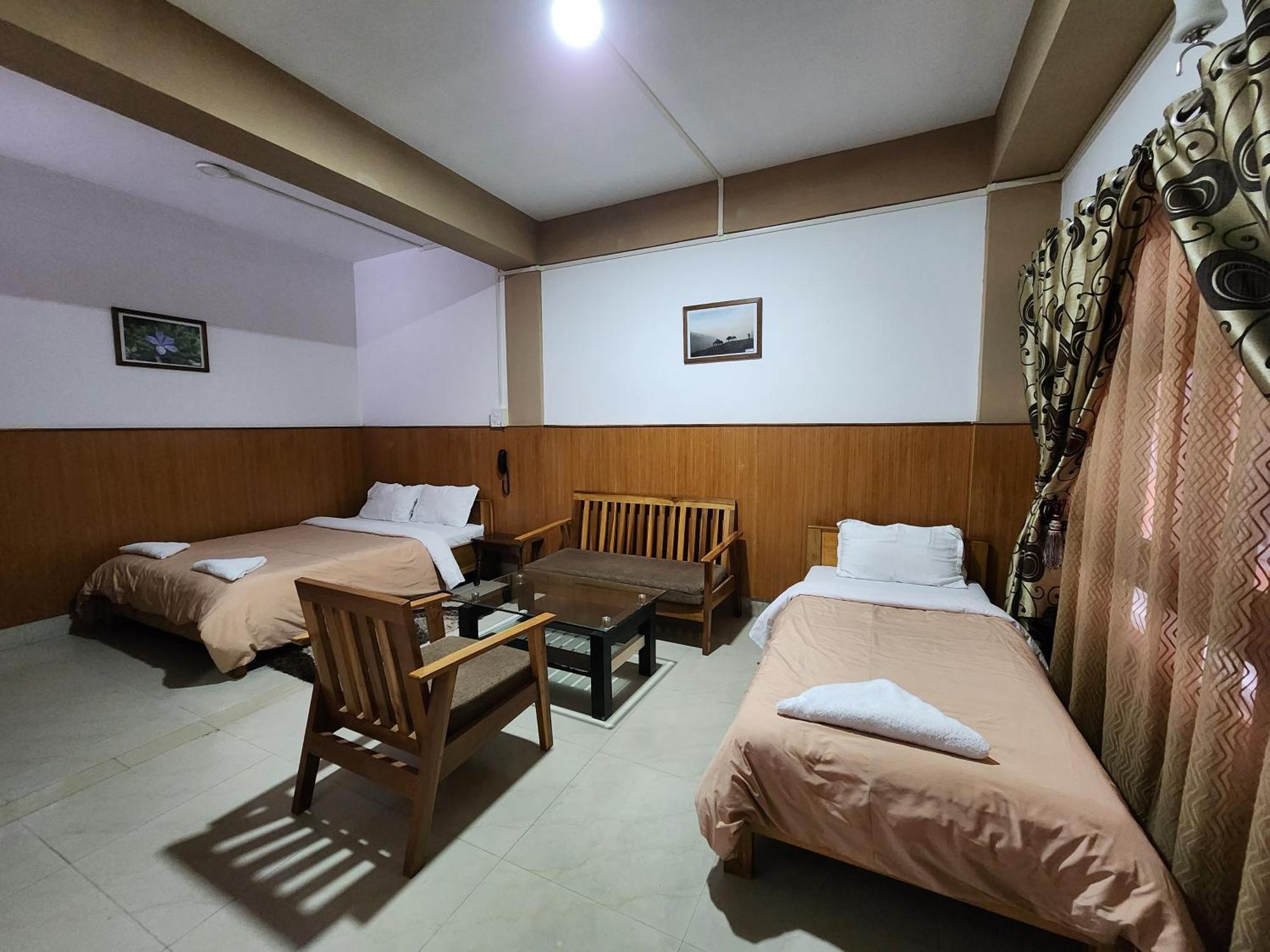 Hotel The Oak Tawang Εξωτερικό φωτογραφία